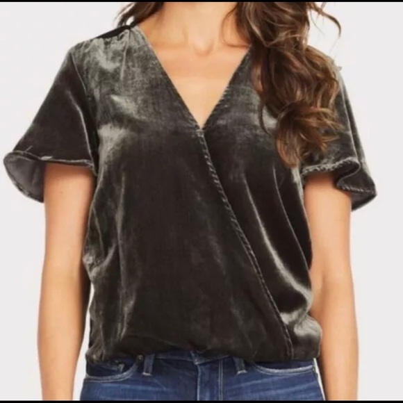 Splendid Wrap Top - Picture 2 of 5